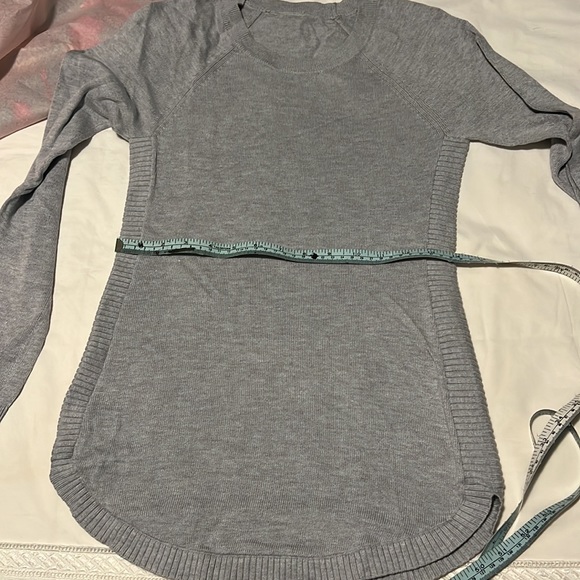 Lululemon Helo Aloe sweater, size small - Picture 11 of 12